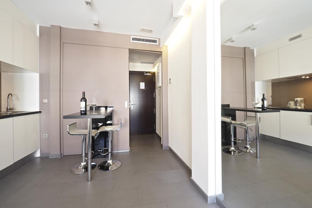 Barcelona Fifteen Central Aparthotel Екстериор снимка