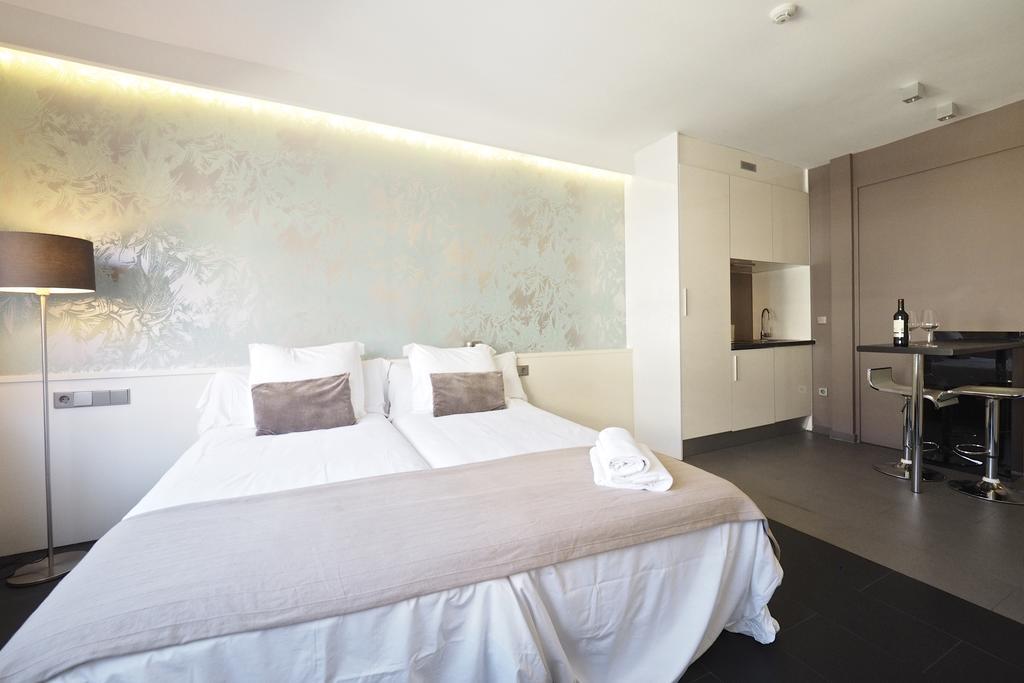 Barcelona Fifteen Central Aparthotel Екстериор снимка