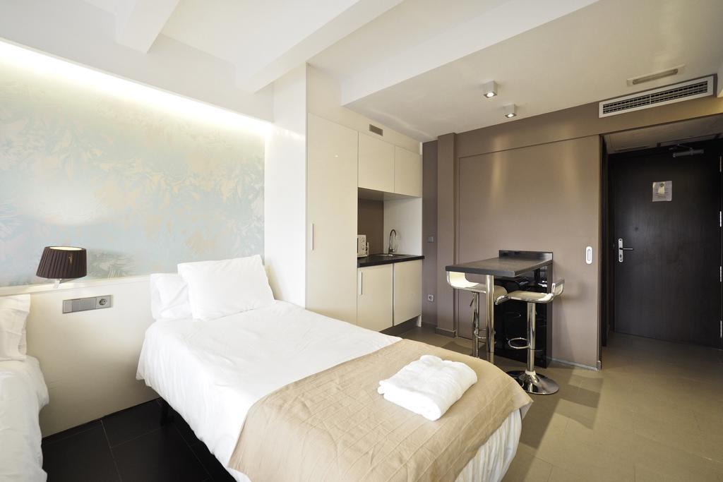 Barcelona Fifteen Central Aparthotel Екстериор снимка
