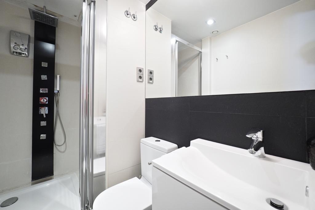 Barcelona Fifteen Central Aparthotel Екстериор снимка