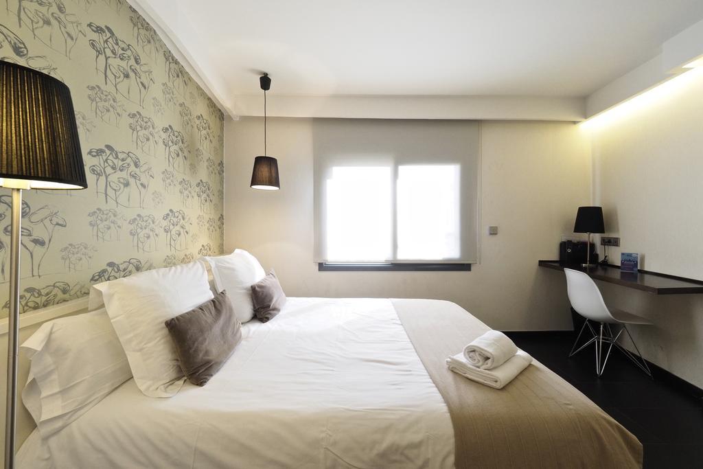 Barcelona Fifteen Central Aparthotel Екстериор снимка