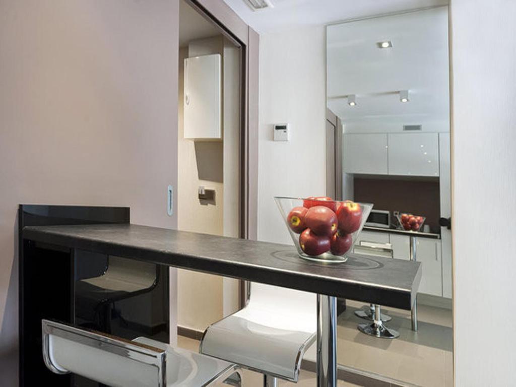 Barcelona Fifteen Central Aparthotel Стая снимка