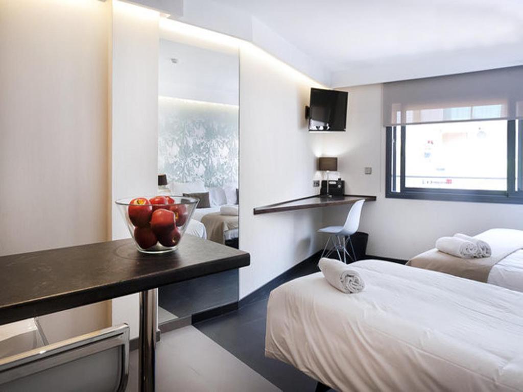 Barcelona Fifteen Central Aparthotel Стая снимка
